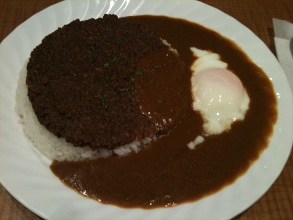 水曜日は早帰り。パク森で、パク森カレーいただくなう。