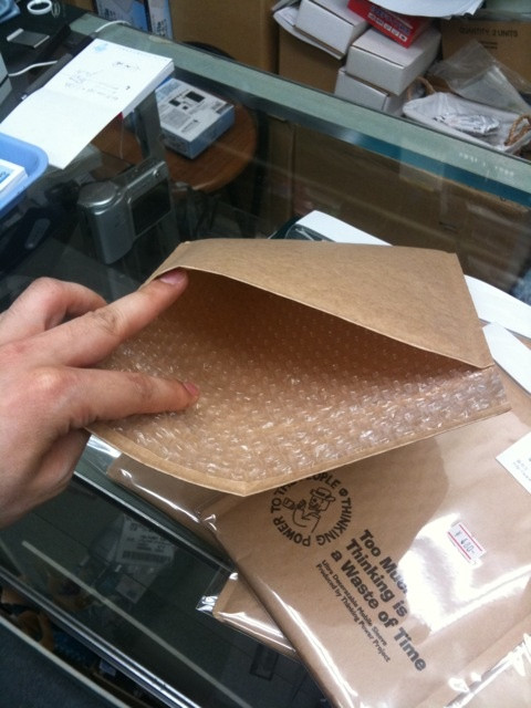 Bubble Wrapperの中はこんな感じ。