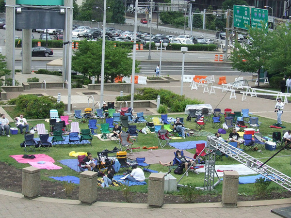 Watch Game 4 on the Trib Tron outside Mellon Arena today! Fans are already getting ready for the game.