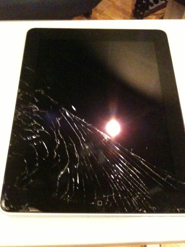 iPad落っことして大破。。。泣。