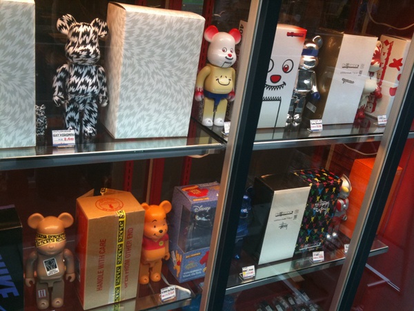 こんなのもあります。なんかすごいセンスかも。>BE@RBRICK 