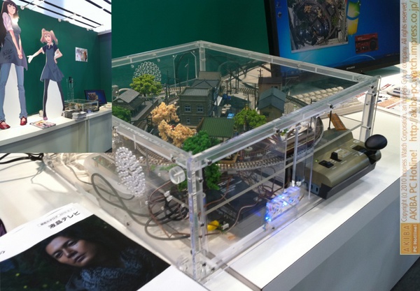週アスLive!会場で展示中の鉄道ジオラマ内蔵PC。 