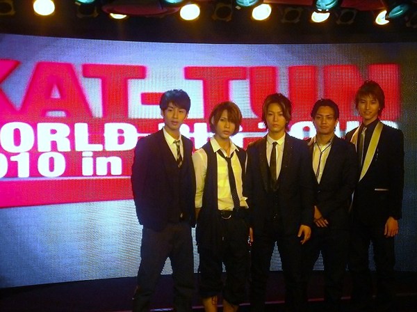 In Korea.Thanks all the fans in Korea to welcome us as well.thank you very much! 