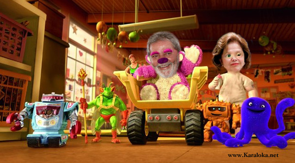 Lulotso é fofinho, cor-de-rosa e tem cheirinho de morango: pode confiar nele. Baby Dilma é independente #toystory3