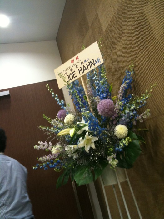 LinkinParkのジョーやYOSHIKIさんからもお花頂いた。皆、B★RSを、応援してくれているんです。作品の成り立ちに共感。