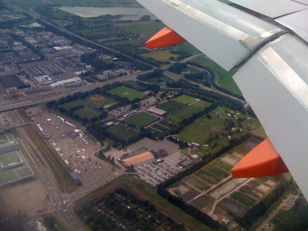 Welk evenement is er bezig naast de Amsterdam Arena?