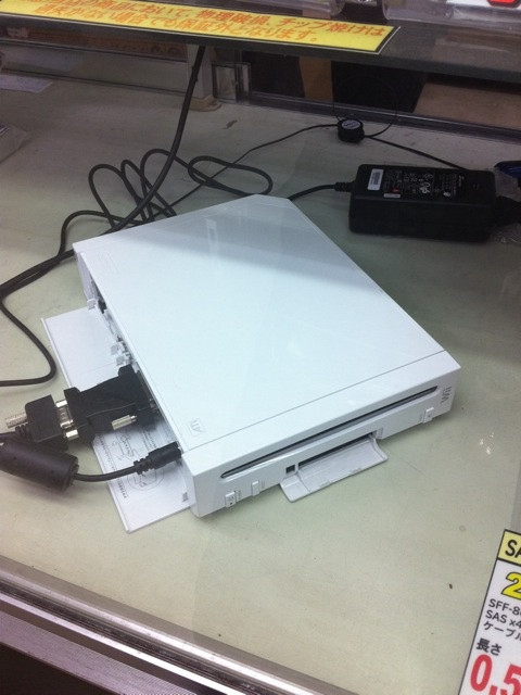 Wiiをベースにした改造PCがT-ZONEで展示中。Wiiリモコンがマウスになっている。