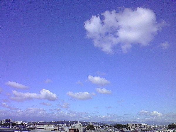 暑くなりそうな空