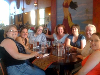 Some fiends and friends have dinner!