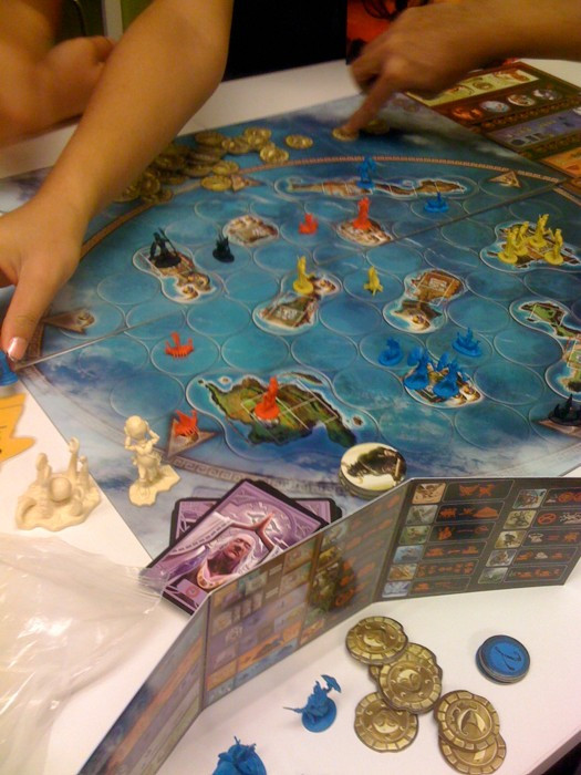 Playing CYCLADES @ Meeples finally! 