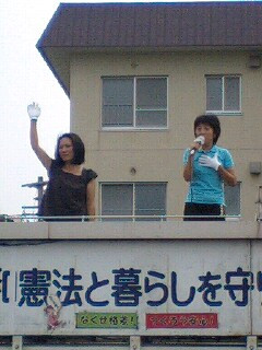 道東キャラバンの期間中に、携帯電話の充電器が壊れたのと、運転をしていたのと、充実していたので、わたしのつぶやき数が少なくなってしまいました。今は、砂川SA。暑さで体から塩がふいてます。
