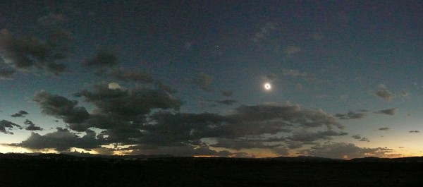 Been stitchin' again, this time two wide-angle views of the total solar eclipse in China in 2008 as described in http://www.sofi2008.de/df - compare this mini-panorama with a similar (but less noisy) one from this year: http://twitpic.com/2fbjc6 (with the Sun at 1.5° instead of 18° elevation).