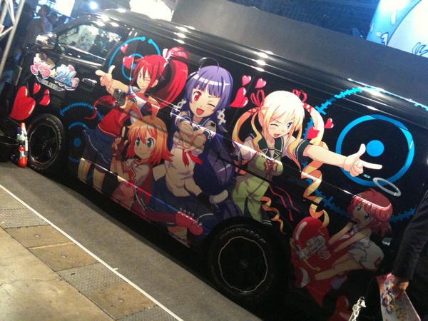 一部で話題の「ぎゃる☆がん」のブース。まさかこんなゲームだとは！この企画を通したプランナーは凄いな。ゲーム内容はぶっ飛んでました (編集k