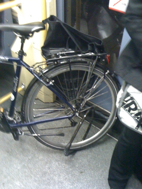 Gut war auch der schlechteste Fahrraddieb aller Zeiten nachher in der Bahn: