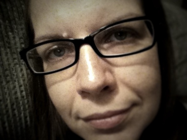 Now that I've got the front-facing camera, I can see myself as @schnuth sees me: smeepy! I'm turning into a pumpkin.