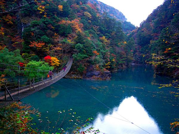 静岡県の寸又峡で撮影したもの。ここの紅葉も綺麗ですよー。