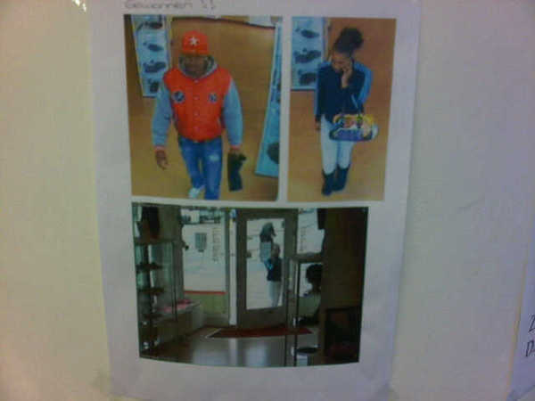 Je zou maar met je chimeid in een haarwinkel gaan stelen, later hangt je foto met GEZOCHT!!