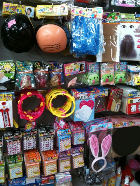 100円ショップなう。 / ダイソーなう http://4sq.com/akbj3K #100yenshop