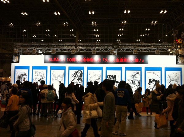 BLEACH10周年記念特別展示の、久保先生直筆巨大絵！写真でもそのかっこよさは伝わるかと思いますが、生でみるとほんと圧巻です！！/サイトー