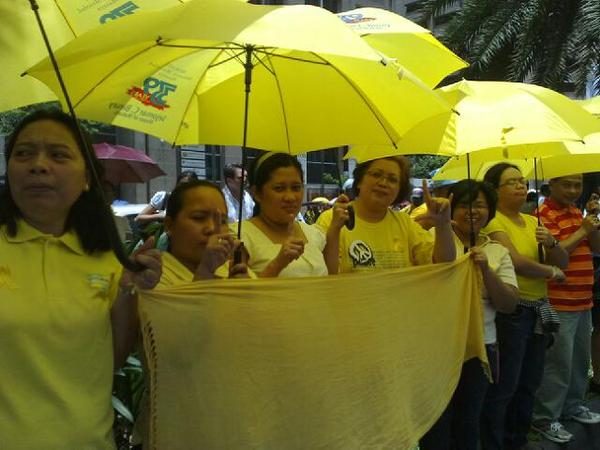 Cory supporters at ayala