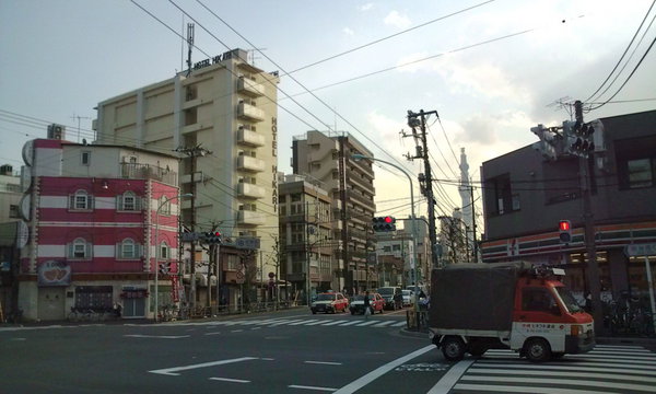 昨日サイクリングで泪橋通ったら無駄に綺麗なタワーが見えて複雑な気分になったなあ… RT @hanayuu: RT @meiga_za: Plan-B(中野)　《定期上映会》1/22 3/26 「山谷（やま） やられたらやりかえせ」http://bit.ly/9WJes9
