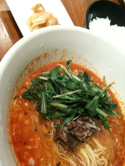 ひさびさに四川担々麺うまー。 / 黄河なう http://4sq.com/dfzQjM