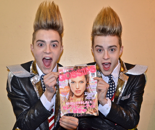 Jedward In Japanese Magazine We love all our fans in Japan 私たちは、日本を利用しています @GOSSIPS_Japan