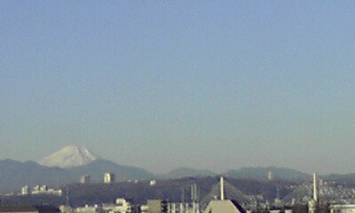 朝は東に雲があったが、今は快晴