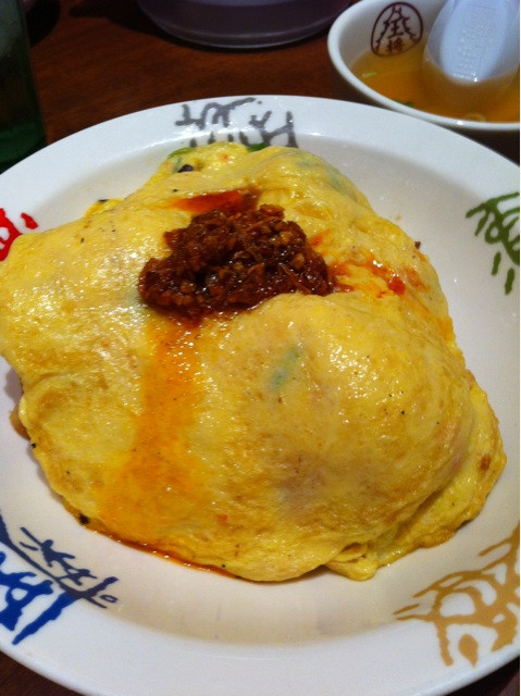 @Sakanabone @osaka_ohsho 大阪王将 高井田店なう。「ガッツリ！ラー油天津飯」完食！うまーい！ メニュー化希望！ 