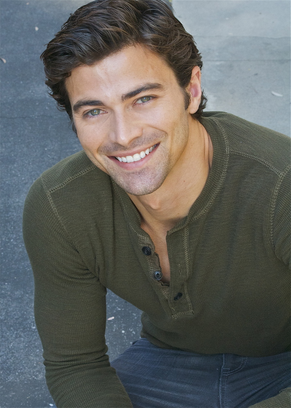 happy friday here are some brand new pics!!! love you guys!!