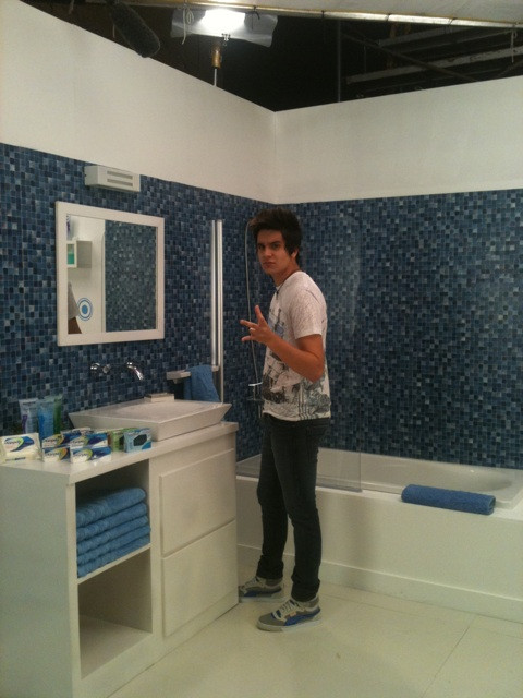 Gravando o comercial da Asepxia em Buenos Aires! Oh o meu banheiro ;) haha chique ne?