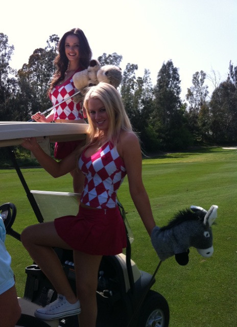 #pbgolf @AnnaSophiaB &amp; @misskassielyn with some critters!