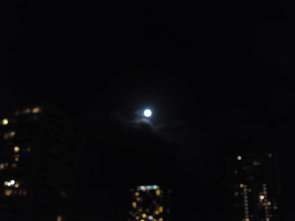 Big full moon over Waikiki