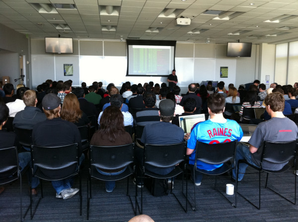 Packed room for @davglass's #f2esummit11 talk: