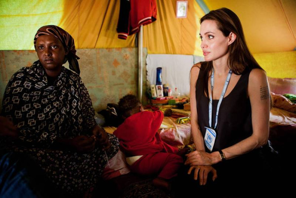 #Photo: Our GWA Angelina Jolie is on the #Tunisia'n - Libyan border asking for humanitarian access in #Libya