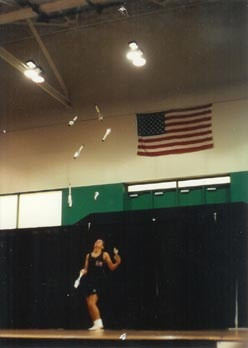 @juggler Went to the IJA Convention in St. Louis in 1991; here's Anthony Gatto juggling 8 clubs.