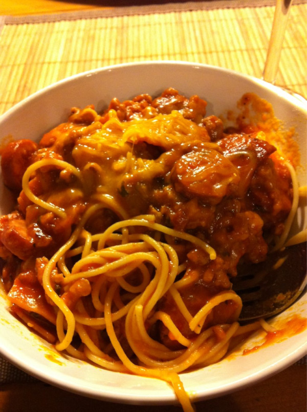 Enjoying the fruits of my labor. #familyhit #filipinospaghetti @stellaaa 