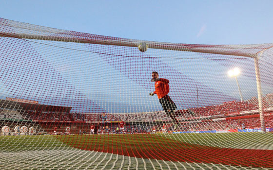 http://wp.clicrbs.com.br/wianeycarlet/2011/05/09/defesa-do-inter-e-a-pior-da-decada/?topo=13,1,1,,,2 