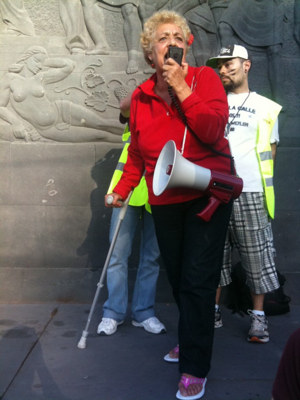 La heroína del 15M en Tenerife, tres días difundiendo el #15m por toda la ciudad
