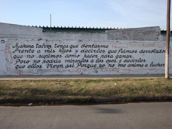 #acampadasol #acampadavalencia Pintada de un muro que remueve conciencias.Dale RT y que circule por la red