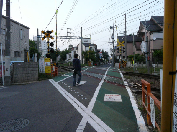 リューシカ・リューシカ2巻の表紙の場所へ行ってみた、の図。大体の時間も合わせてみたが、夕焼けは得られず。