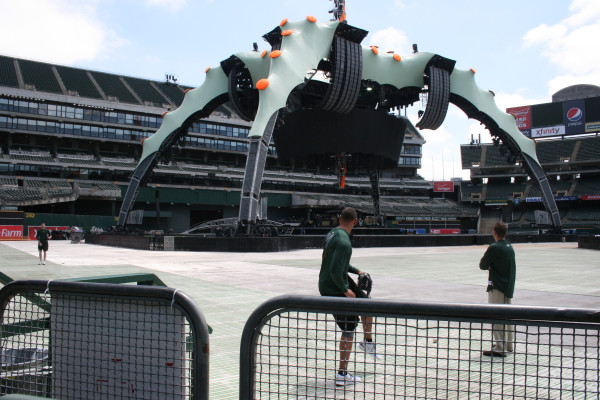 Today at the Coliseum: @Athletics players @B__McCarthy &amp; Tyson Ross rehab with a catch on the U2 concert field. 