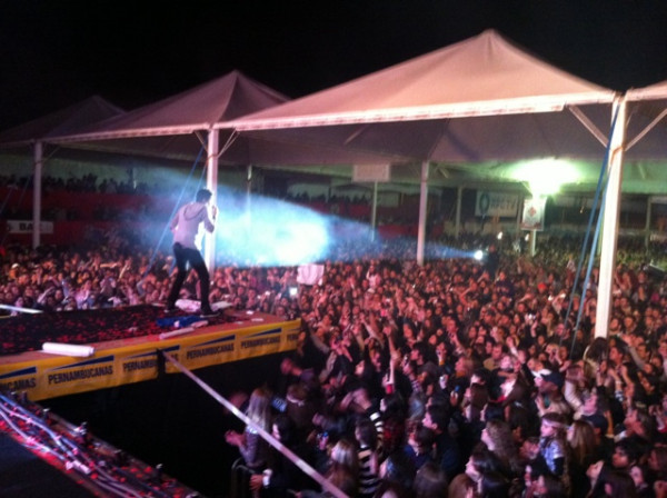 Que show aqui em Foz do Iguaçu PR ! A galera pulou tanto q deu pra esquentar esse frio danado! 