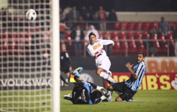 http://esporte.uol.com.br/futebol/clubes/gremio/fotos/#fotoNavId=as2086491
