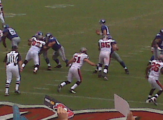 This one's for @HoneyBearKelly. Giants scored on this play, lead 14-0. #Bucs