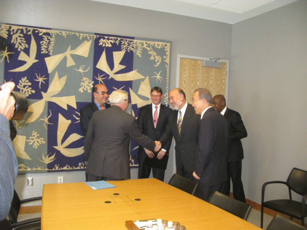 At #UN, #BanKiMoon introduces #RonProsor of #Israel to “American LynnPascoe,” #Darban3 &amp; #Gaza blockade not shown
