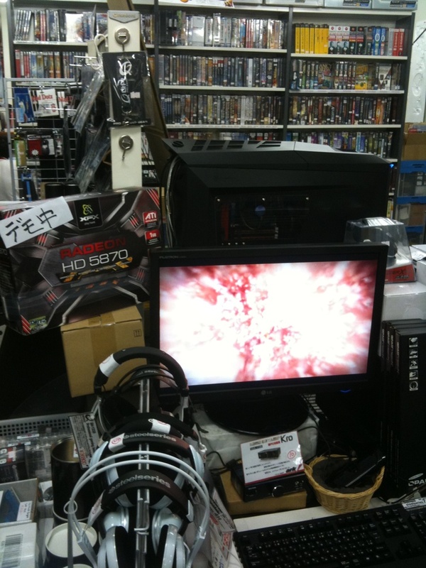 パソコンショップ アークでRadeon HD 5870のデモ実施中。