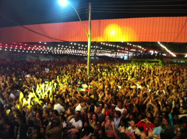 Foi bom dmais cantar com a galera de Sao Gonçalo dos Campos BA! Olha a foto!