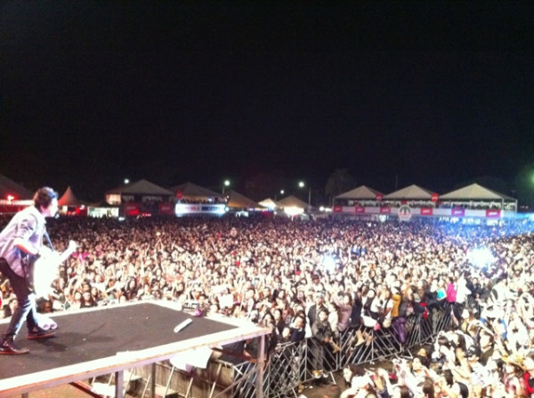 Foi maravilhosa a noite aqui em Araçatuba SP! Mais de 30 mil pessoas..nunca vou esquecer ta?! 