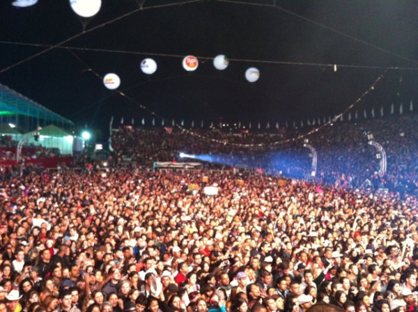 Mais um recorde quebrado em Itapecerica da Serra SP! Lotaaado demais..e a galera me deu uma noite inesquecível! Obrigado!